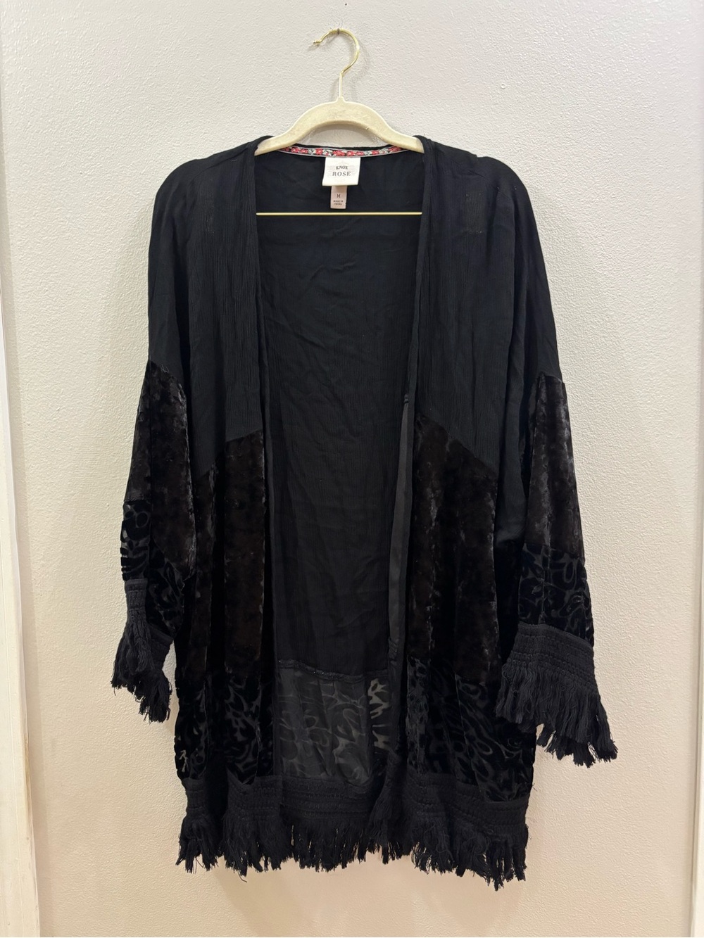 Knox Rose Black Open-Front Velvet-Detail Kimono Cardigan